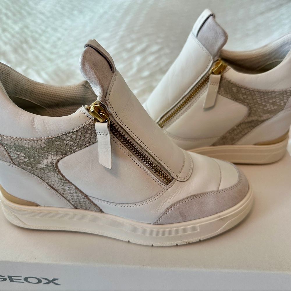 Geox Women's White and Light Gray Wedge Leather Sneakers Sz 38, US 8